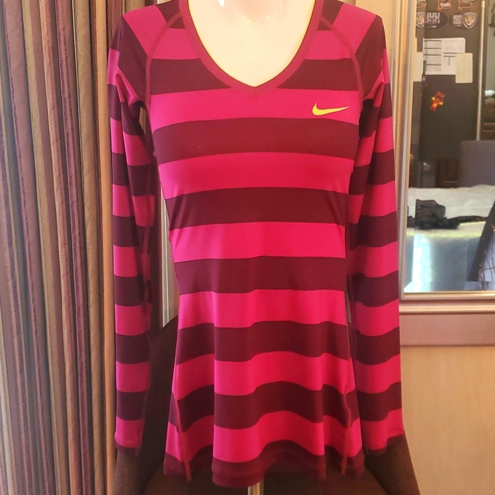 Nike pro dri fit top xs